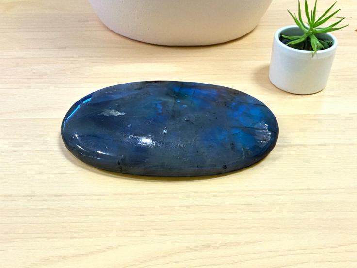 Grand galet Labradorite